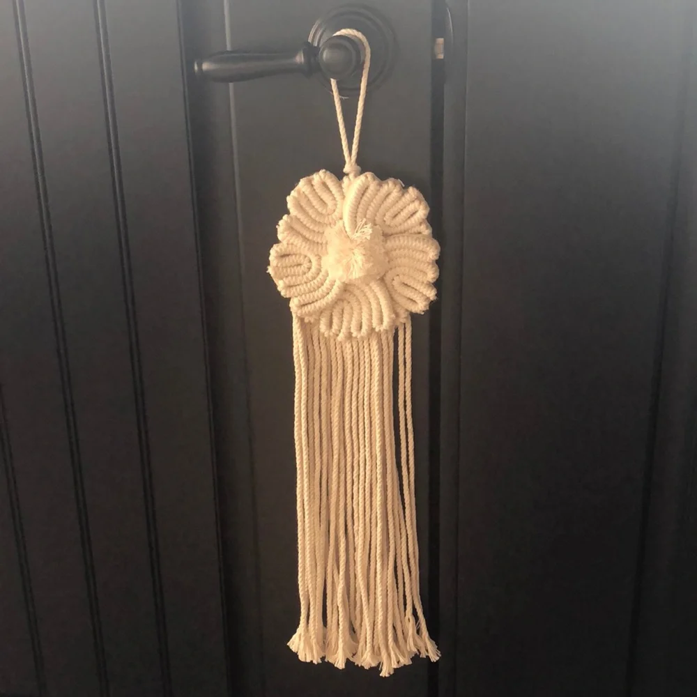 NWOT Macrame Flower Woven Wall Art Accent